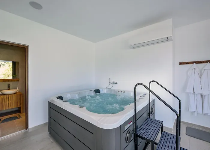 Sacra Wellness Villa *